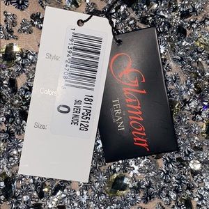 Selling this beautiful homecoming/prom dress!!